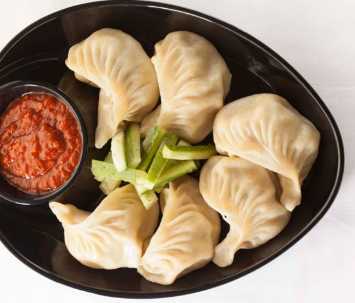 ওয়াও! মোমো। শহর জুড়ে বেশ ঝকঝকে সাজানোগোছানো এই রেস্তোরাঁর প্রতিটি শাখা।<br>
বার্গার আর মোমোর মিশেলে রয়েছে মোবার্গ। তা ছাড়া, খেতে পারেন চকোলেট মোমো আর অবশ্যই চিকেন চিজ মোমো।