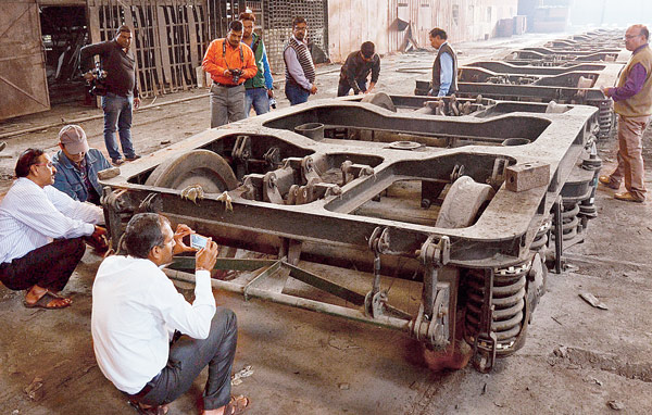 Jessop's former officials visits the factory 