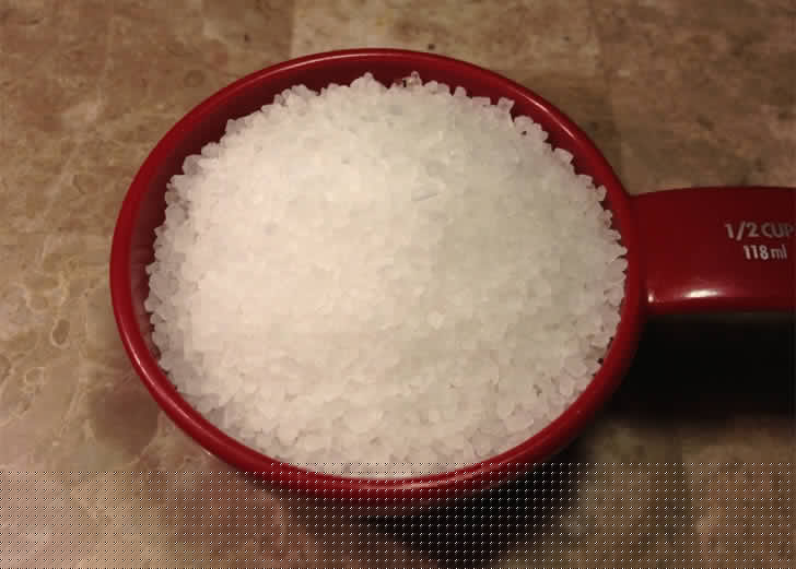 থা কমানোর জন্য সৈন্ধব লবণের উপকারিতার কথা সকলেই জানেন। এই টোটকার জন্য প্রয়োজন দেড় কাপ সৈন্ধব লবণ।