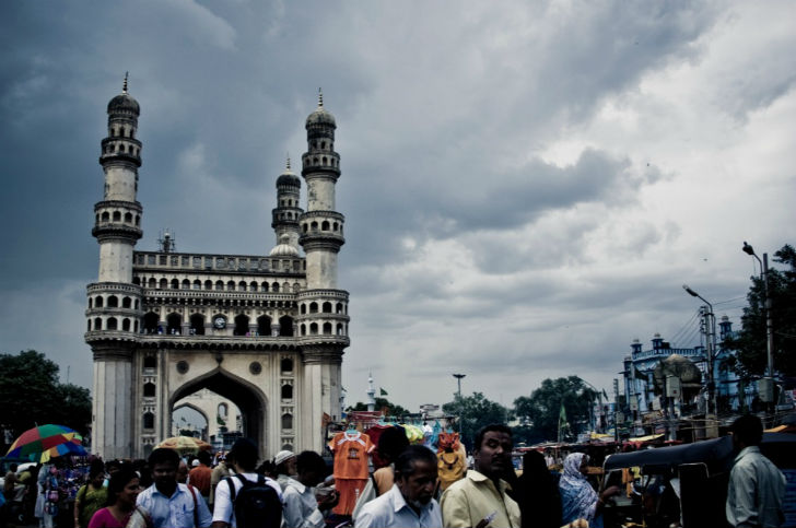 তবে তথ্যপ্রযুক্তির শহরই একা নয়। সঙ্গে রয়েছে বিরিয়ানি-চার মিনারের দোসরও। কারণ পাঁচ নম্বর স্থানটিতে রয়েছে হায়দরাবাদ।