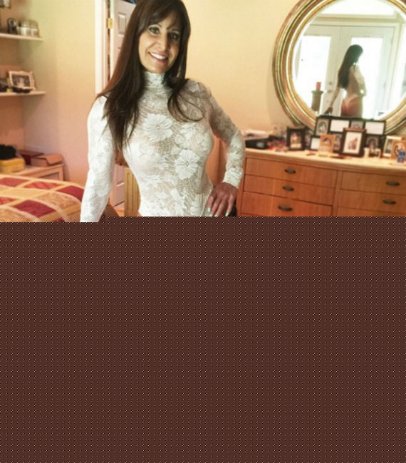 ২০১২-তে স্বামী জ্যাসনের সঙ্গে প্রথম নিজের ভিডিও পোস্ট করেন জেনিফার। সোশ্যাল মিডিয়ায় বিপুল জনপ্রিয়তা পায় সেই ভিডিও।