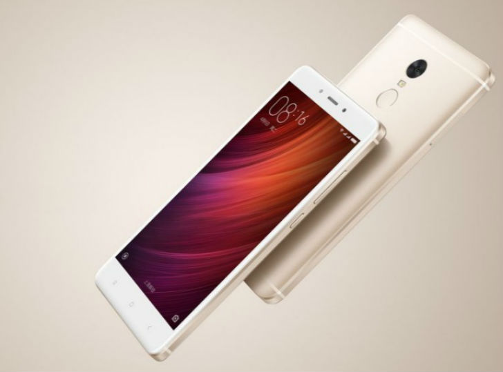 অ্যান্ড্রয়েড ৬.০ মার্শমেলো এবং ৫.৫ ইঞ্চি এইচডি ডিসপ্লে রয়েছে নোট ৪-এ।