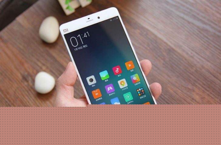 ১৩ মেগাপিক্সেল ব্যাক ক্যামেরার সঙ্গে থাকছে ৫ মেগাপিক্সেল ফ্রন্ট ক্যামেরাও।