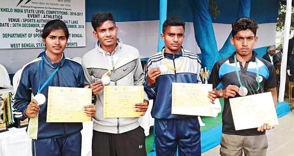 খেলো ইন্ডিয়া এবং রাজ্য স্কুল ক্রীড়া প্রতিযোগিতার পদক জয়ীরা। —নিজস্ব চিত্র।