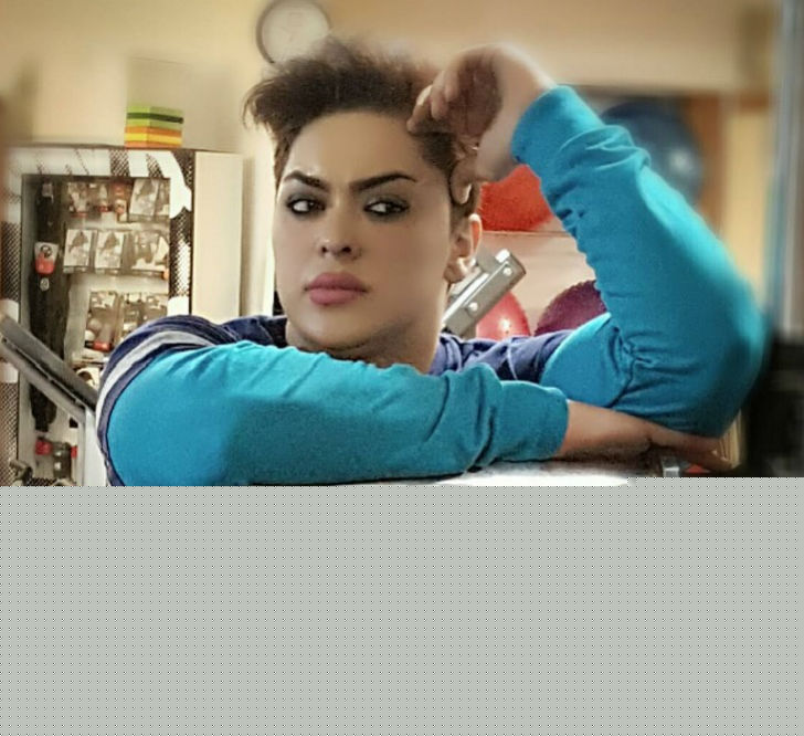 নাহ! সোশ্যাল মিডিয়ায় কোনও নগ্ন ছবি দেননি শিরিন। কিন্তু স্থানীয় গোঁড়া রক্ষণশীল <br> সমাজের বক্তব্য, বোরখা ও ওড়না না পরা আসলে নগ্নতারই সামিল।