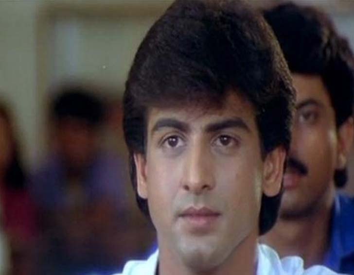 সুভাষ ঘাই এর সহযোগী পরিচালক হিসাবে কাজ করতেন রনিত। ১৯৯২ সালে ‘জান তেরে নাম’ সিনেমা দিয়ে ডেবিউ করেন বলিউডে। সেই ছবি এক্কেবারেই হিট হয়নি। তারপর দু একটা সিনেমাতে তাঁকে দেখা গেলেও সেগুলোর কোনটাই ঠিক পাতে দেওয়ার মতো ছিল না। বেশ কয়েক বছর পর আবার নিজেকে ঘষে মেজে টেলিভিশনের পর্দা জমাতে আসেন। আর সেখানে সফলও হন চূড়ান্তভাবে। আর সেই কারণেই আজকাল বেশ কিছু ছবিতে তাঁকে আবার দেখা যাচ্ছে।