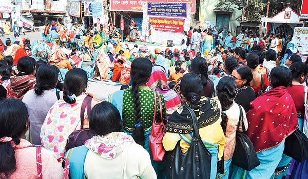 ICDS workers agitated at Chunchura