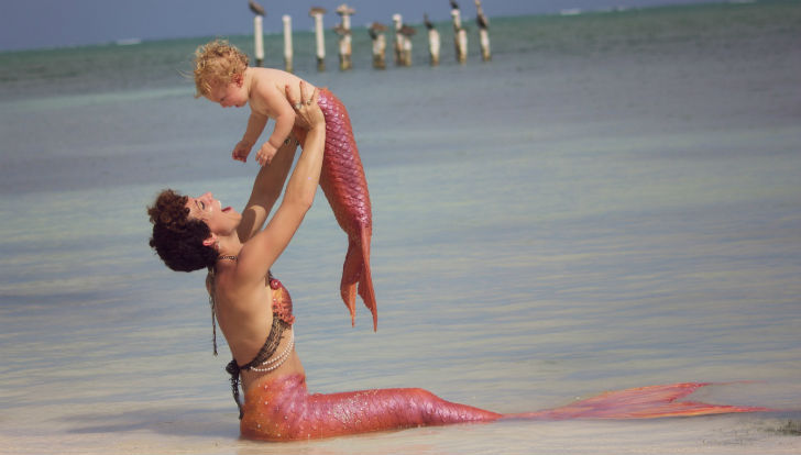 কিন্তু কী ভাবে? আসলে এই কোম্পানি মারমেড হয়ে ওঠার সমস্ত সরঞ্জাম ভাড়া দেয়।