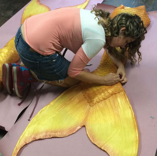 তবে তার আগে খরচ করতে হবে ২০০০ ডলার। ভারতীয় মুদ্রায় যা প্রায় ১ লক্ষ ৩৬ হাজার টাকার কাছাকাছি।