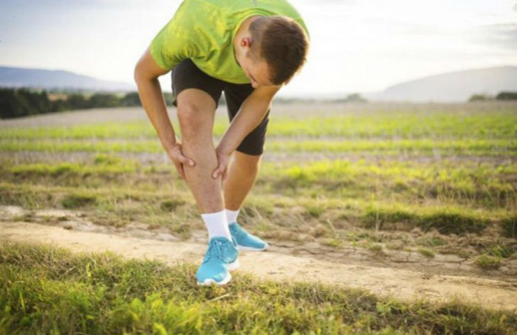 হাঁটতে গেলে অসহ্য ব্যথা হতে পারে। আর হাঁটার পরেই ব্যথা বেড়ে যায়।