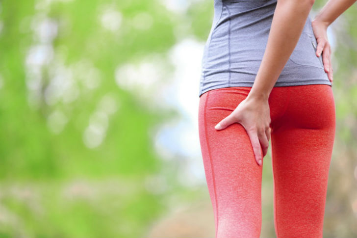 অনেক সময় ব্যথাটা কোমর থেকে নিতন্বের কাছে সরে যেতে পারে।