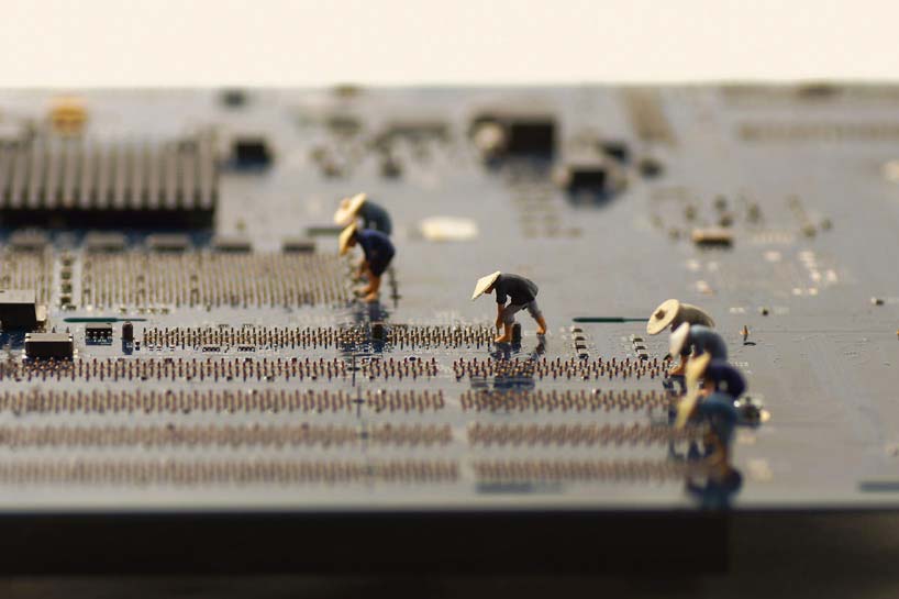 মাদারবোর্ডে কৃষিকাজ।