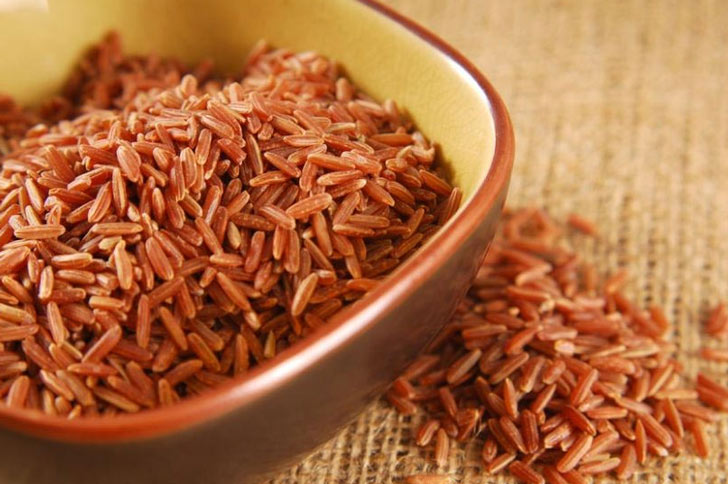 গোটা শস্য: <br> ওটসমিল, পাউরুটি, বাদামী চালের মত গোটা শস্যদানা হৃদরোগের ঝুঁকি কমায়। এরই সঙ্গে মস্তিষ্কের স্বাস্থ্যও রক্ষা করে।