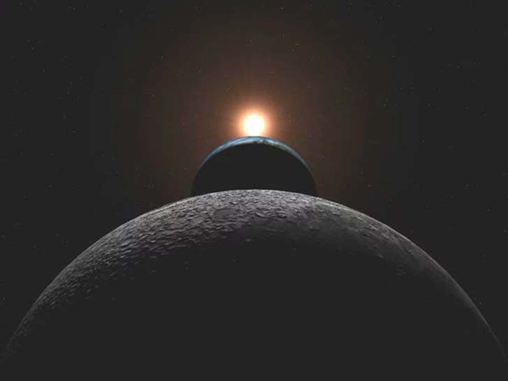 সর্বশেষ আরও একটি অকাট্য যুক্তি খাড়া করেছেন সমালোচকরা। মার্কিন চলচ্চিত্র পরিচালক স্ট্যানলি কুবরিকের সাক্ষাত্কার বেরনোর পর। তিনি দাবি করছিলেন, তত্কালীন মার্কিন সরকার চন্দ্রাভিযানের শ্যুট করার প্রস্তাব দেয়। এবং তিনিই নাকি সেই ফিল্ম শ্যুট করেছিলেন। অন্তত এমনটাই দাবি কুবরিকের।