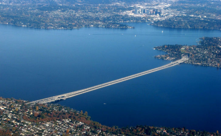 দ্য লাসে ভি মারো মেমোরিয়াল ব্রিজটি ৬ হাজার ৬২০ ফুট দীর্ঘ।