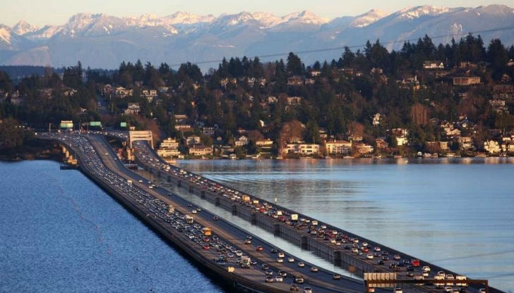 বিশ্বের তৃতীয় দীর্ঘতম ভাসমান সেতু এটি।