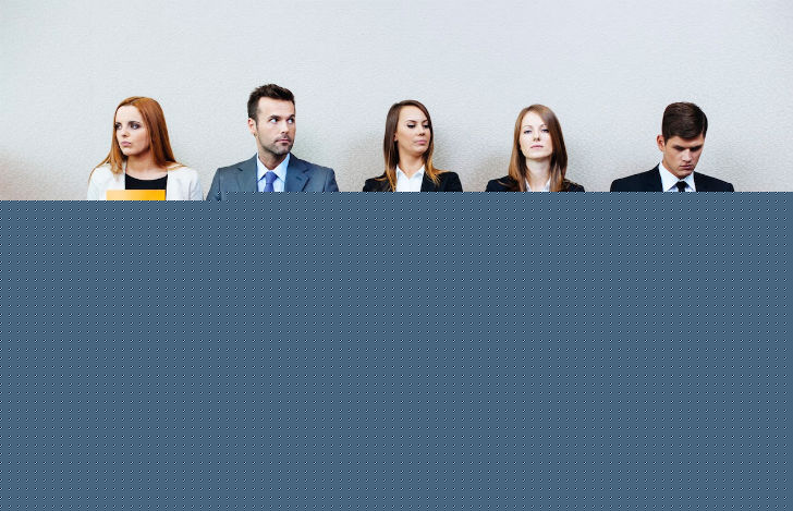 অনেকেই বন্ধুবান্ধবদের থেকে সিভি-র চেয়ে নিয়ে তা হুবহু নকল করেন। এটা একেবারেই এড়িয়ে চলা উচিত<br>
বলে মত এইচআর পরামর্শদাতা মোহিনী দত্তের। তিনি বলেন, “সিভি-তে আপনার পেশাদার জীবনের কথা থাকে।<br>
ফলে অন্যের থেকে তা নকল করে সে ফর্ম্যাটের সিভি বানাবেন না।”