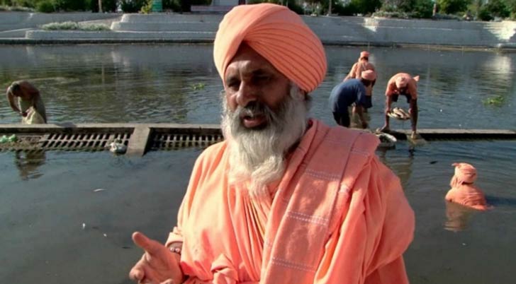 বলবীর সিংহ সিচওয়াল- পঞ্জাবের পরিবেশবিদ বলবীর সিংহ সিচওয়াল রাজ্যের কালি বেন নদীকে পুনর্জাগরিত করেছিলেন। এক হাতে বিভিন্ন গ্রামের অধিবাসীদের নতুন জীবনদান করেছেন এই ‘ইকো বাবা’। নদীকে পরিষ্কার রাখার আহ্বান নিয়ে পথে নেমেছেন এই পরিবেশবিদ।