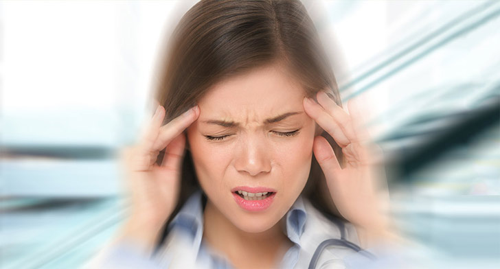 মাথা ভার ভার লাগতে পারে। অতিরিক্ত নুন খাওয়ার ফলে শরীরে সোডিয়ামের মাত্রা বেড়ে গিয়ে উচ্চ রক্তচাপ দেখা দিতে পারে। যার জেরে মাথা ব্যথা করতে পারে।