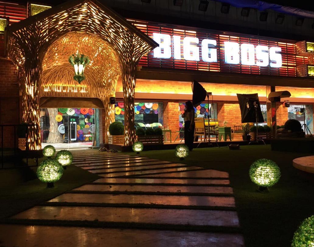 লোনাভলায় বিশাল বিগ বস হাউজের ইন্টিরিয়র ডিজাইন করেছেন উমঙ্গ কুমার।