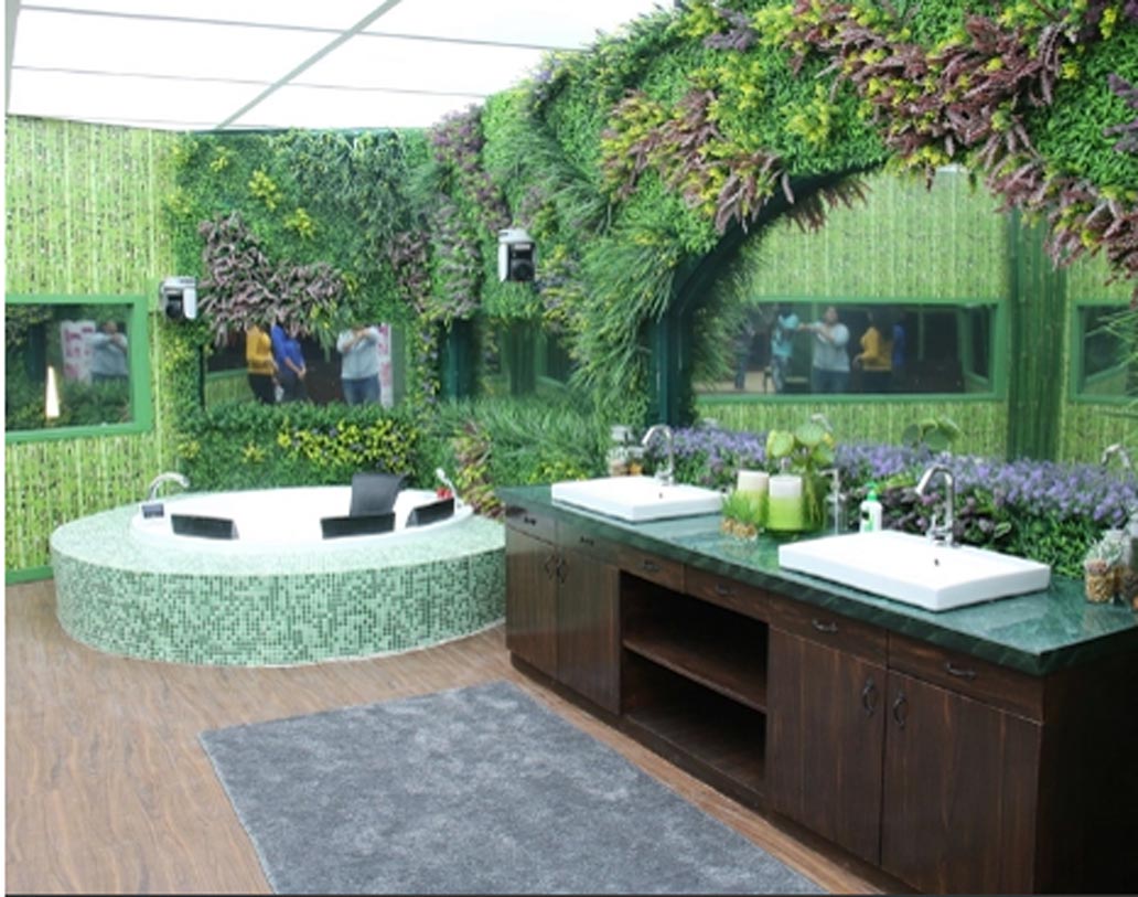 প্রতিযোগীদের বাথরুম। রয়েছে স্ট্রেস কাটানোর জন্য জাকুজির ব্যবস্থা।