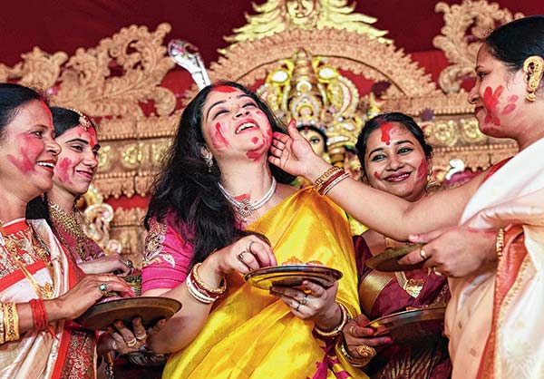 During this Puja festival Delhi are too trying to retain Bengali tradition