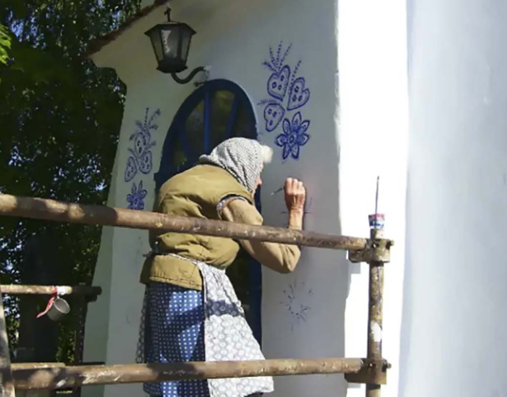 কৃষিকাজের পাশাপাশি বরাবরই তাঁর ঝোঁক ছিল ছবি আঁকার দিকে। তবে ফ্লোরাল প্যাটার্নের ছবিতেই তিনি বিশেষ আগ্রহী ছিলেন।