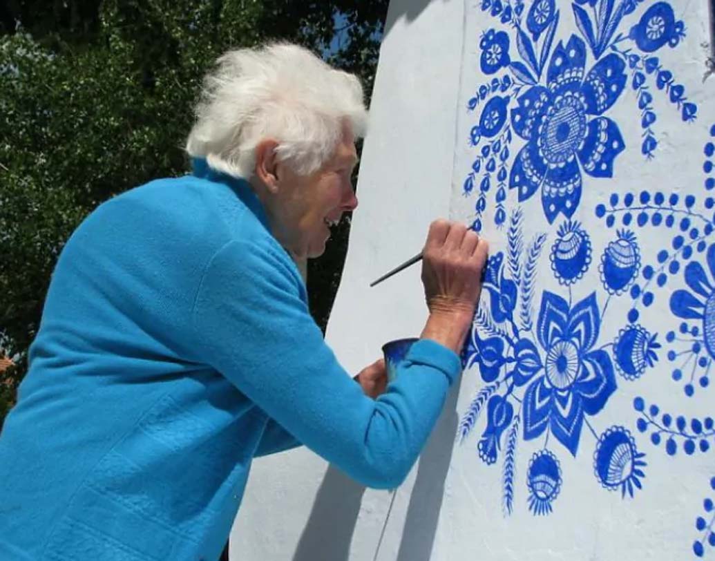 এই বয়সেও দিনরাত এক করে ছবি এঁকে চলেছেন। চেক মিডিয়াকে দেওয়া এক সাক্ষাৎকারে অ্যাগনেস বলছেন, ‘এই কাজ আমাকে আনন্দ। আমার গ্রামকে সুন্দর করে গড়ে তুলতে চাই’।