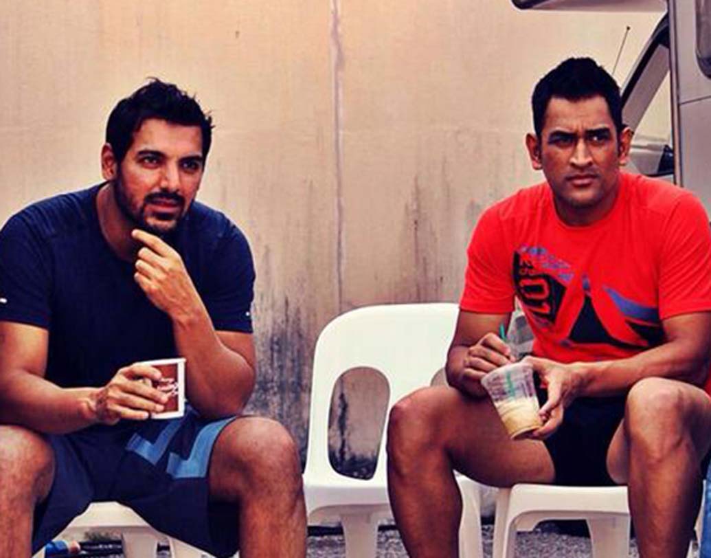 ভারতীয় ক্রিকেটে সর্বসেরা অধিনায়কদের তালিকায় বেশ উপরের দিকেই থাকবেন মহেন্দ্র সিংহ ধোনি। বিজ্ঞাপনের পাশাপাশি জেনেলিয়া ডি’সুজা এবং জন এব্রাহামের সঙ্গে ইতিমধ্যেই অভিনয় করেছেন ‘হুক ইয়া ক্রুক’ ফিল্মে।