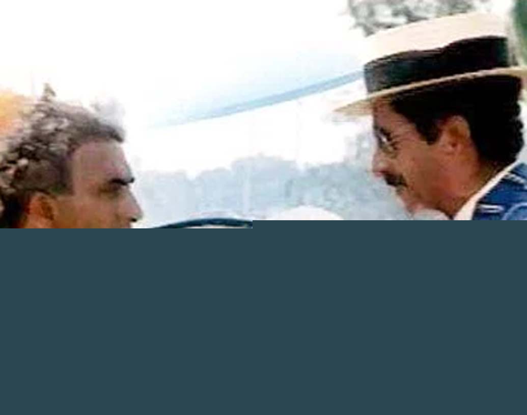 বাউন্সি পিচে বোলারদের শাসন করার পাশাপাশি সুনীল গাওস্করকেও দেখা গিয়েছে বলিউডি পর্দাতেও। ১৯৮৮-এ ‘মালামাল’ নামের ফিল্মে লিটল মাস্টার অভিনয় করেন নাসিরুদ্দিন শাহের সঙ্গে।