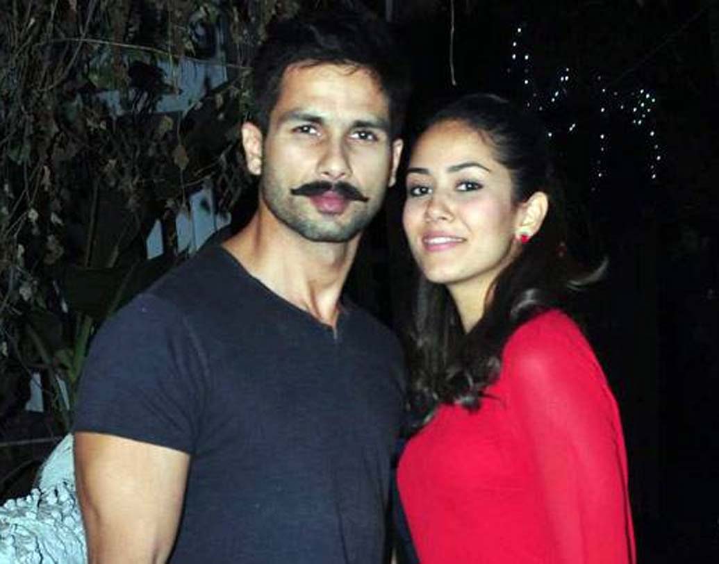 শাহিদ কপূর-মীরা কপূর: শাহিদ কপূর ও মীরা রাজপুত বলিউডের অন্যতম আলোচিত জোড়ি।  বিয়ের পর ছুটি কাটাতে এই যুগল গিয়েছিলেন লন্ডনে।