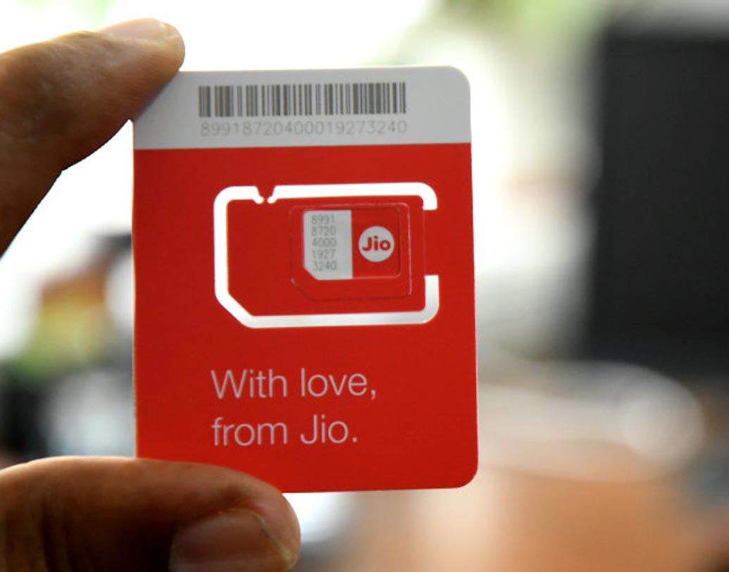 এই মুহূর্তে প্রয়োজন না হলেও ফেস্টিভ পিরিয়ড-এ রিচার্জ করাতে পারেন। আগের টাকটাইম শেষ হলে তবেই এই নয়া ‘ধন ধনা ধন’ অফার চালু হবে আপনার মোবাইলে।