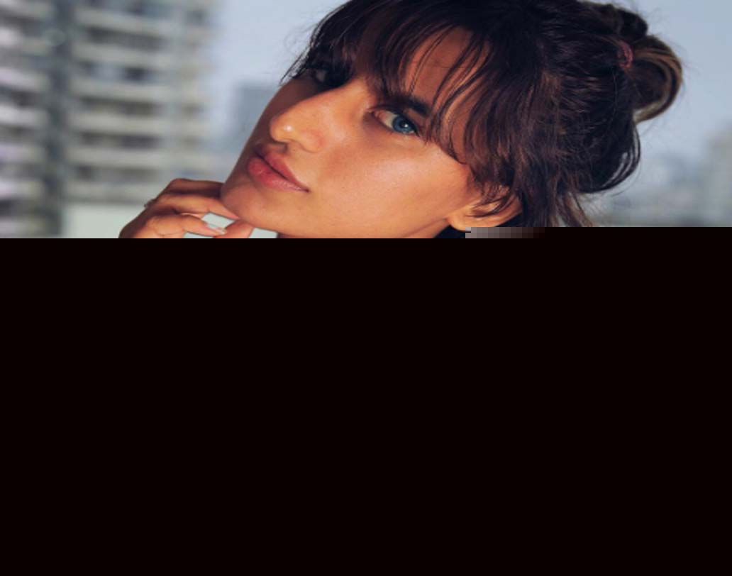 অনেকেই বলেন, তিনি নাকি অনেকটা ক্যাটরিনা কইফের মতো দেখতে।