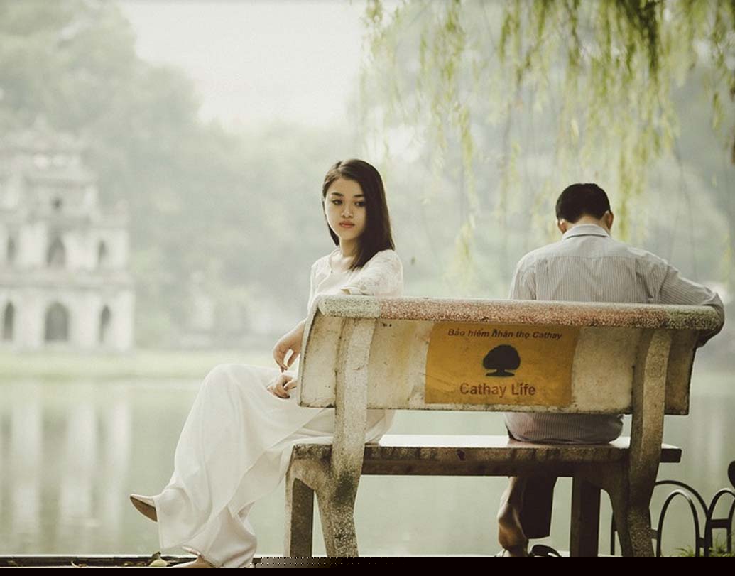 মনোবিদ ক্রিস্টিন মা-কেলামসের মতে, বেশিভাগ ক্ষেত্রে শারীরিক সৌন্দর্য মানুষকে আত্মকেন্দ্রিক আর স্বার্থপর করে তোলে। ফলে দীর্ঘকালীন কোনও সম্পর্ক তৈরি হয় না।