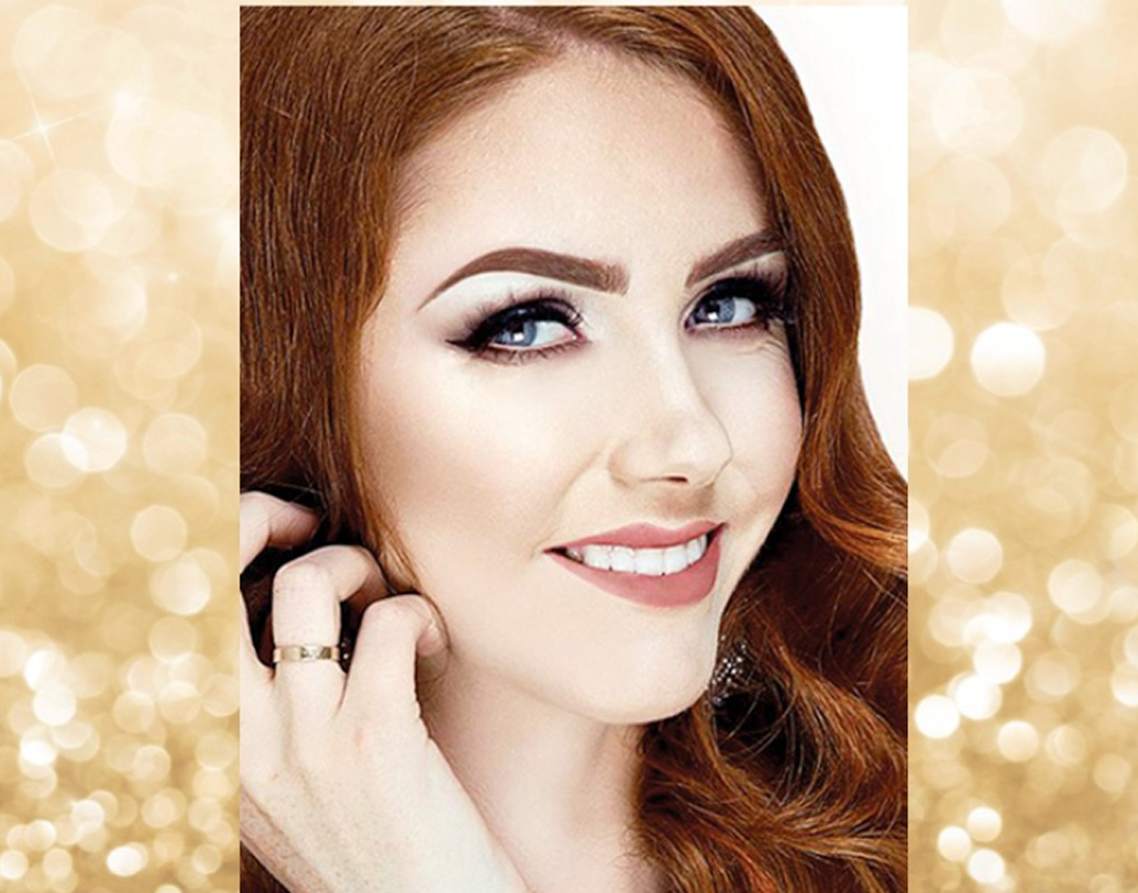 মিস ইংল্যান্ড শার্লট ব্রুকি।