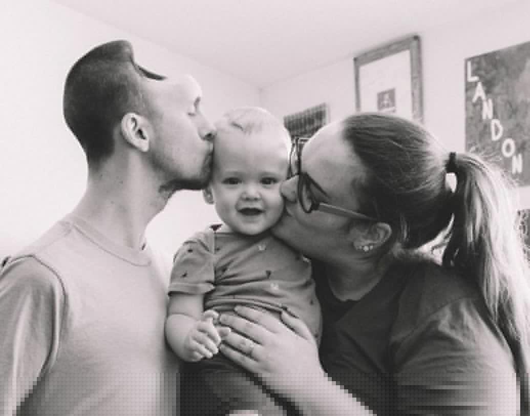 ব্রিয়ানা এখন ভীষণ ব্যস্ত। ছেলে আর স্বামীর দেখভাল করেই দিন কাটে তাঁর। এনার্জি ড্রিঙ্ক থেকে একশো হাত দূরে থাকে তাঁর পরিবার।