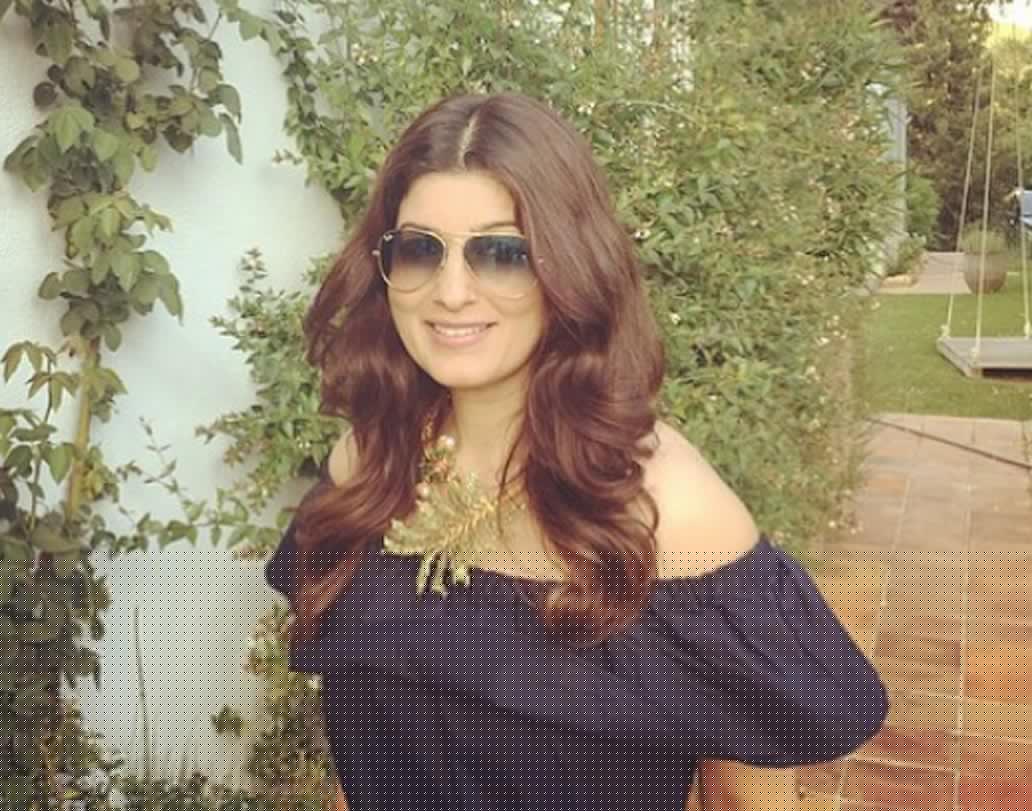 ‘কুছ কুছ হোতা হ্যায়’-তে শাহরুখ ও কাজলের জুটি আজও সমান জনপ্রিয়। কর্ণ জোহর নাকি এই চরিত্রে প্রথমে টুইঙ্কল খান্নাকে অফার করেছিলেন।