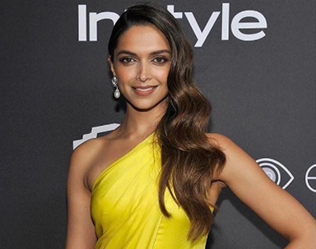 ‘সুলতান’-এ সলমনের নায়িকা হওয়ার সুযোগ ছিল দীপিকা পাড়ুকোনের। কিন্তু তিনি রাজি হননি। রাজি হয়েছিলেন অনুষ্কা শর্মা।