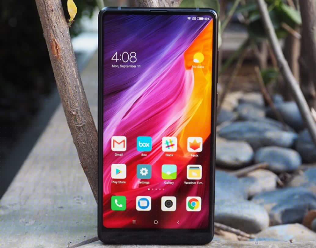 শাওমির এই ভার্সনটিতে রয়েছে ১২৮জিবি ইন্টারনাল স্টোরেজ।