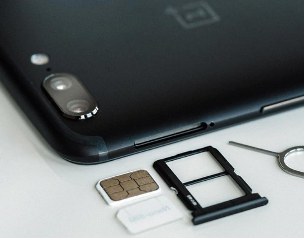 ওয়ান প্লাস ৫-এ রয়েছে ২০ মেগাপিক্সেল ক্যামেরা।