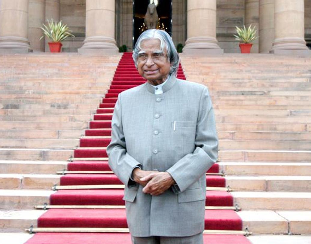 অগ্নি ও পৃথ্বী ক্ষেপণাস্ত্রের ডেভেলপমেন্ট ও অপারেশনের দায়িত্বে ছিলেন তিনি। প্রতিরক্ষামন্ত্রী ও সচিবের সায়েন্টিফিক উপদেষ্টা ছিলেন তিনি।