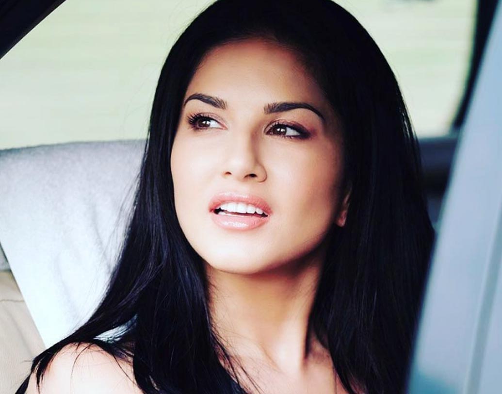 এসেবর পরেও মার্কিন মুলুকে একটি মোটা অঙ্কের হেলথ ইনসিওরেন্সও রয়েছে সানি লিওনের।