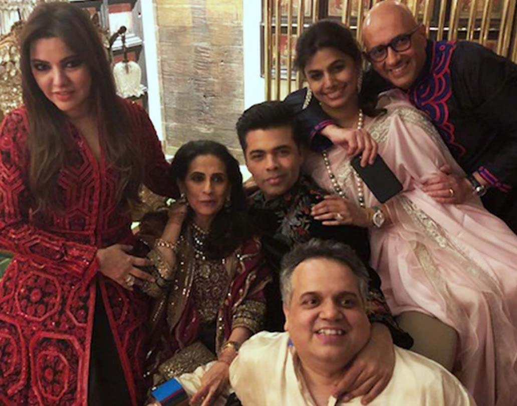 বি-টাউনে শুরু হয়ে গিয়েছে আলোর উত্সব। মাতোয়ারা সেলিব্রিটিরাও।