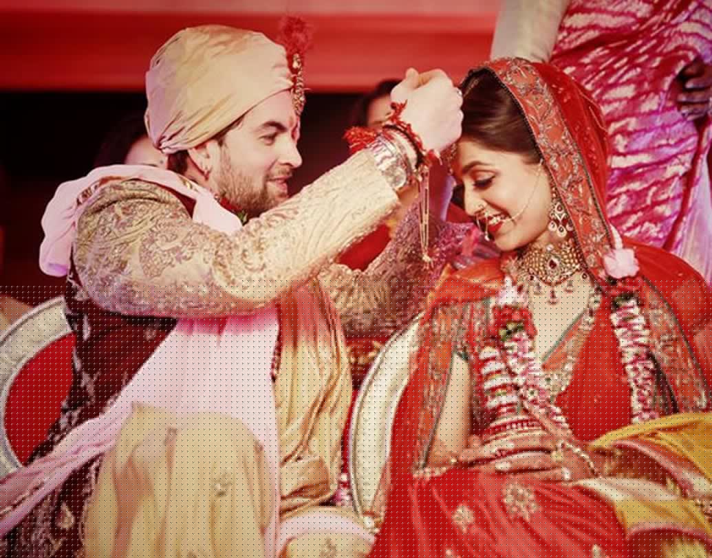 নীল নিতিন মুকেশ ও রুক্মিনী সহায়- এই বছরের প্রথমেই বিয়ের পিড়িতে বসেছিলেন অভিনেতা নীল নিতিন মুকেশ। পাত্রী রুক্মিনী সহায়। সেই বিয়ে উপলক্ষে ৯ ফেব্রুয়ারি উদয়পুরে গিয়েছিলেন সলমন খান, ক্যাটরিনা কইফ-সহ একাধিক তারকা।