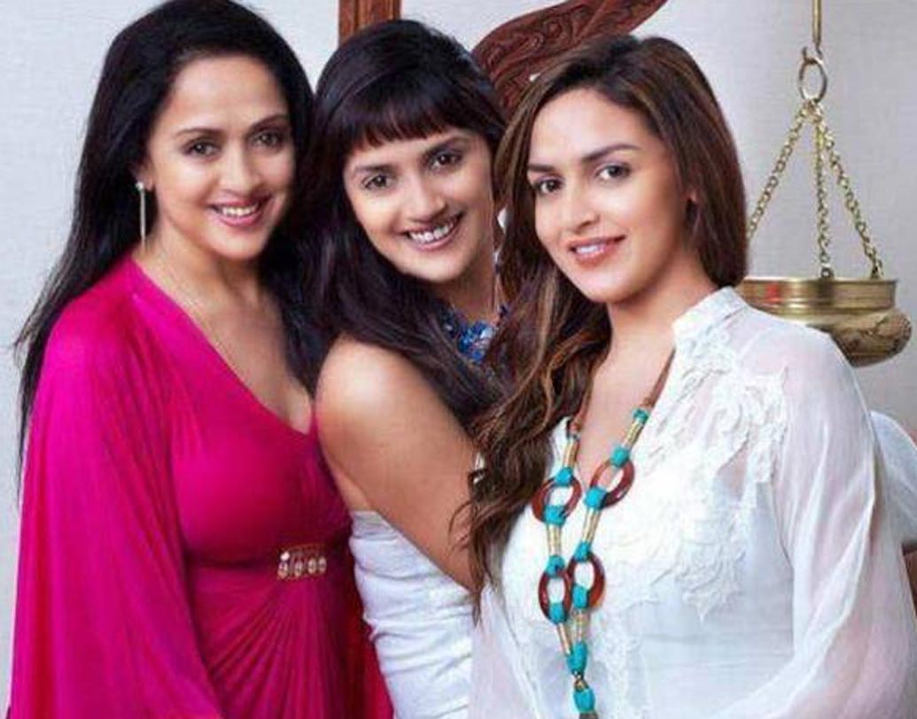 শিল্পকলার প্রতিও আকর্ষণ রয়েছে হেমার। নাট্য বিহার কলাকেন্দ্রের প্রতিষ্ঠা করেন তিনি। বড় পর্দার পাশাপাশি ছোট পর্দাতেও নিজের অভিনয় দক্ষতার ছাপ রেখেছেন হেমা।