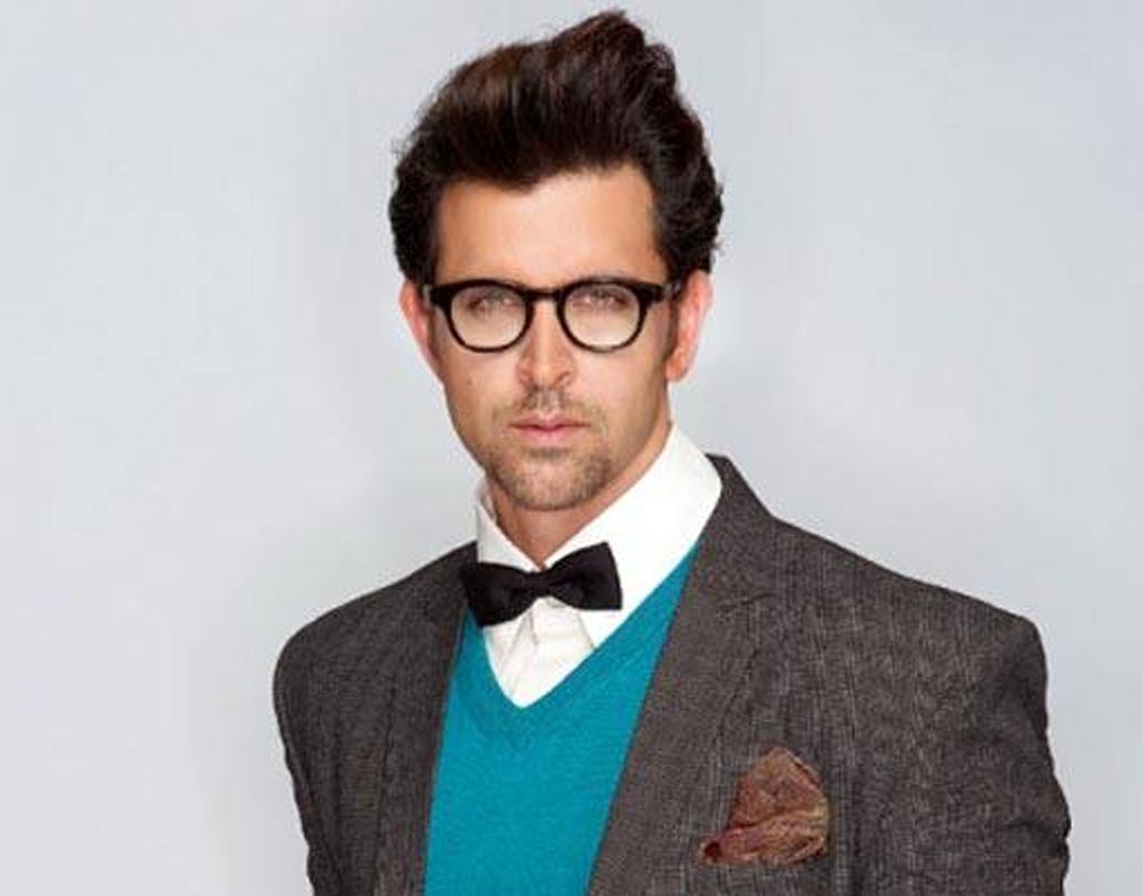 হৃতিক রোশন: ২০১৩ সালের জুলাই মাস। খবর মেলে গুরুতর অসুস্থ হয়ে পড়েছেন হৃতিক। চিকিৎসকেরা জানান, মস্তিষ্কে রক্ত জমাট বেধে গিয়েছে অনস্ক্রিন ‘সুপারহিরো’র। পরের মাসেই ‘ক্রিশ ৩’ ছবির লঞ্চ। সবাইকে চমকে দিয়ে ছবির প্রচারে আসেন অভিনেতা। বলেন, ‘‘অস্ত্রোপচার তো মাথায় হয়েছে, মনের জোর একই আছে।’’