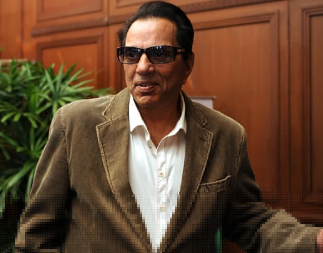 ধর্মেন্দ্র: দীর্ঘ ২০ বছর ধরে মানসিক অবসাদে ভুগেছেন ধর্মেন্দ্র। শোনা যায়, অবসাদের কারণে এক সময় অ্যালকোহলিক হয়ে পড়েন এই প্রবীণ অভিনেতা।