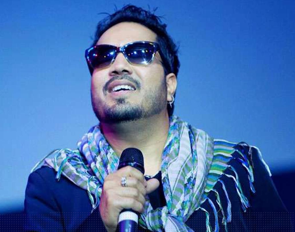 মিকা সিংহ একটি গানের জন্য নেন ১৩ লক্ষ টাকা।