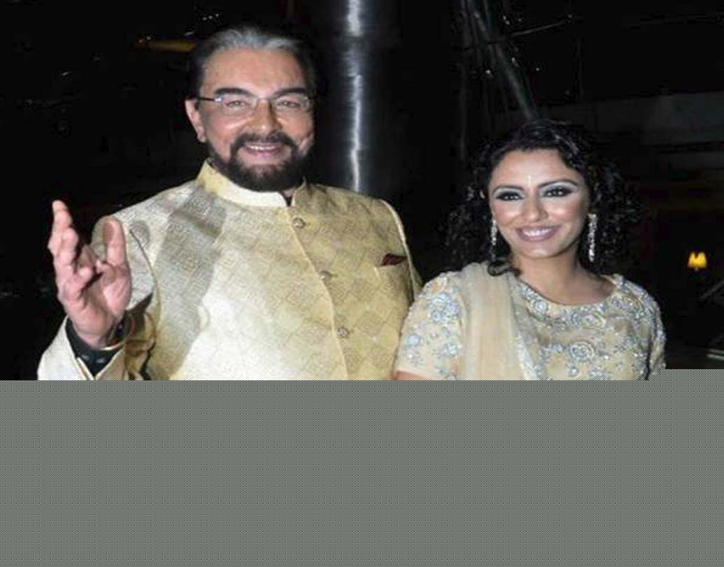 কবির বেদী ও পারভিন দুসঞ্জ: কবির বেদী ও পারভিন দুসঞ্জের বয়সের ফারাক প্রায় ২৮ বছরের। ২০১৬ সালে তাঁরা বিয়ে করেন। এমনকী কবিরের মেয়ে পূজা বেদীর থেকেও ছোট তাঁর বর্তমান স্ত্রী পারভিন।