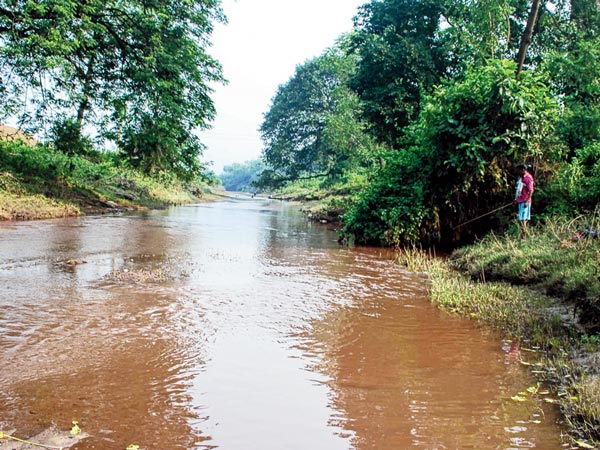 এ ভাবেই বইছে নদী। নিজস্ব চিত্র